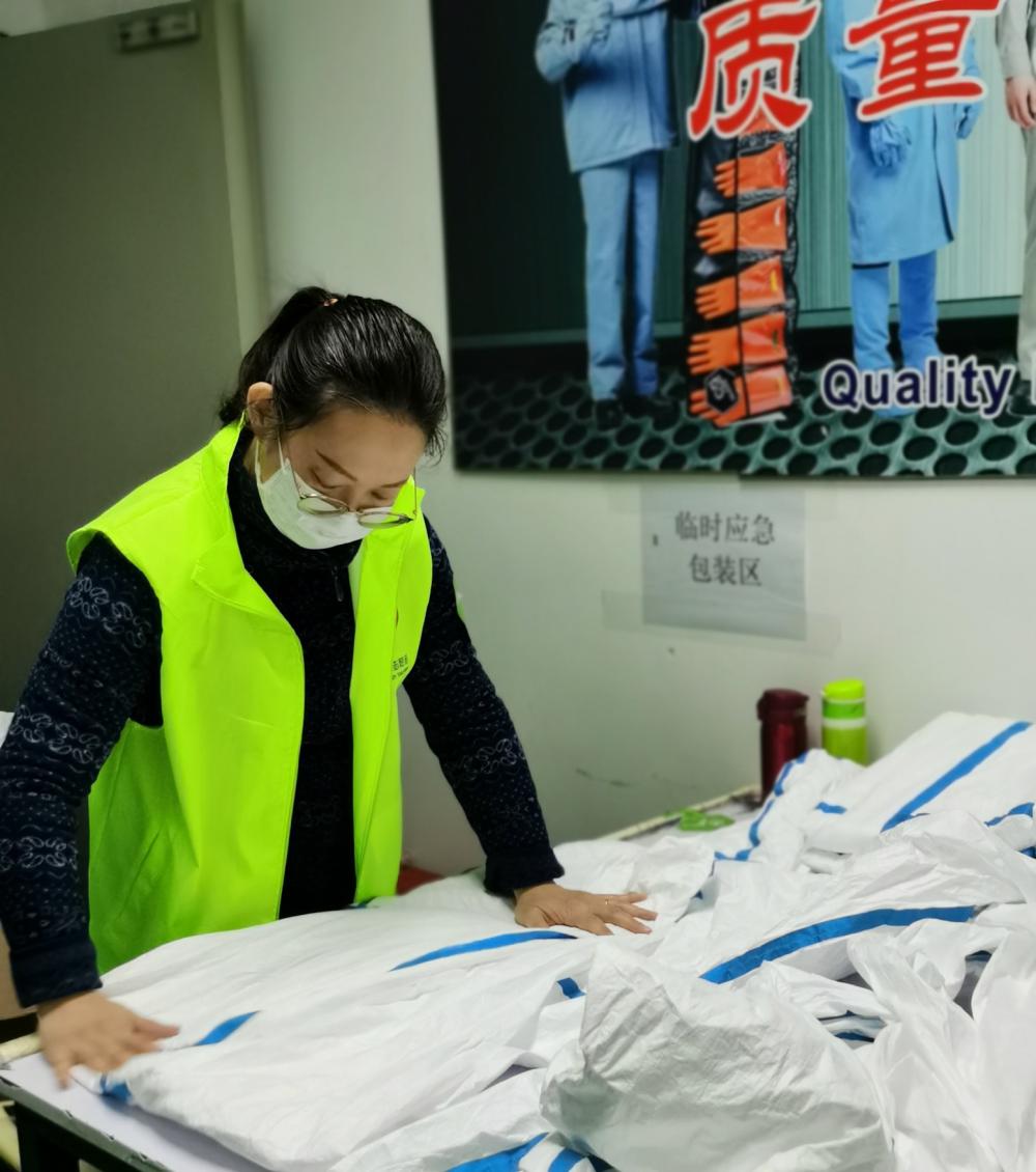 綠馬甲“浦東青年志愿者”，的一次晚班志愿服務(wù)