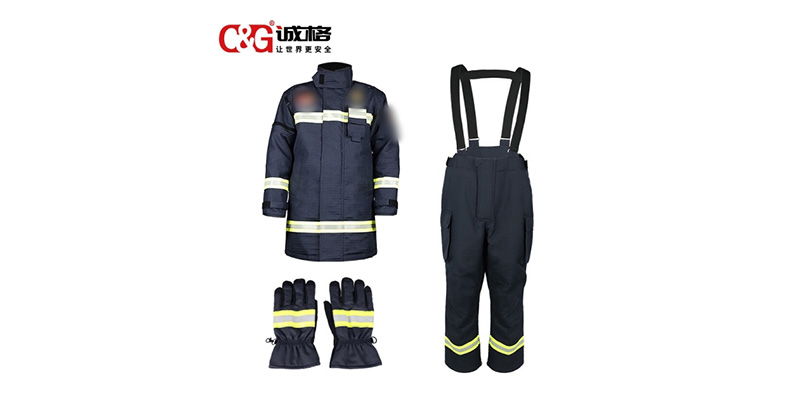 消防戰(zhàn)斗服穿戴方法、材質(zhì)及使用場(chǎng)景指南