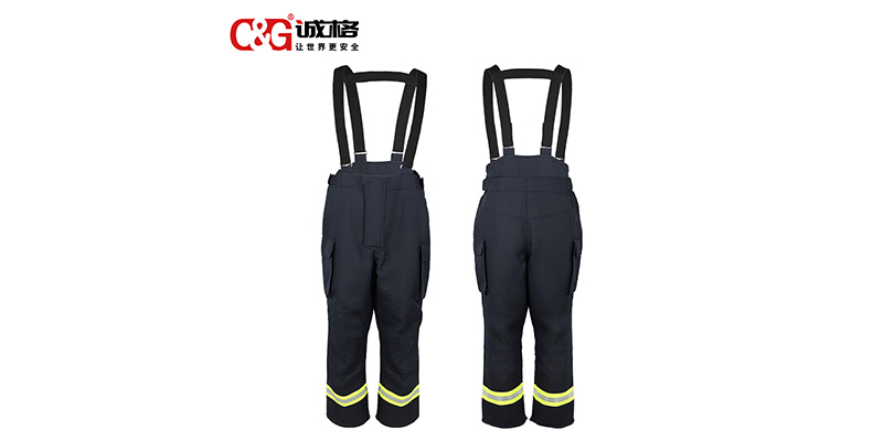 消防員滅火防護(hù)服 vs 戰(zhàn)斗服：功能對(duì)比與適用場(chǎng)景解析