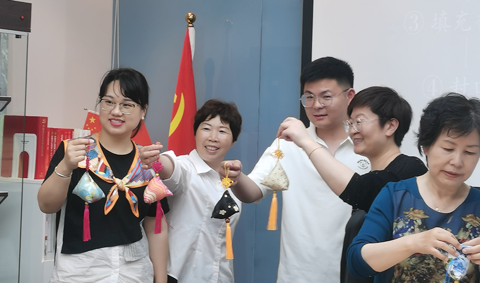 香韻端午，情滿誠(chéng)格——上海誠(chéng)格集團(tuán)工會(huì)組織開展端午香囊制作活動(dòng)